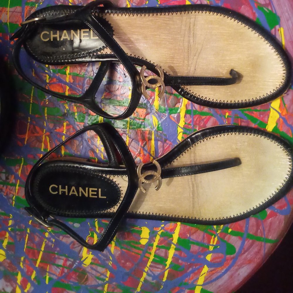Chanel patent leather flats size 38.5